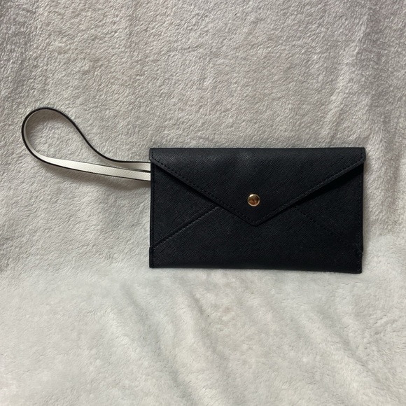 Black clutch and wristlet with card holder - Picture 2 of 15